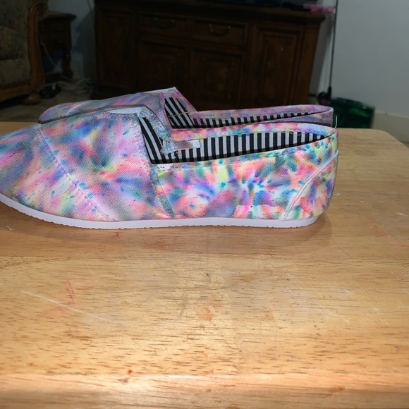 Watercolor hand painted shoes size 9 - Picture 2 of 3